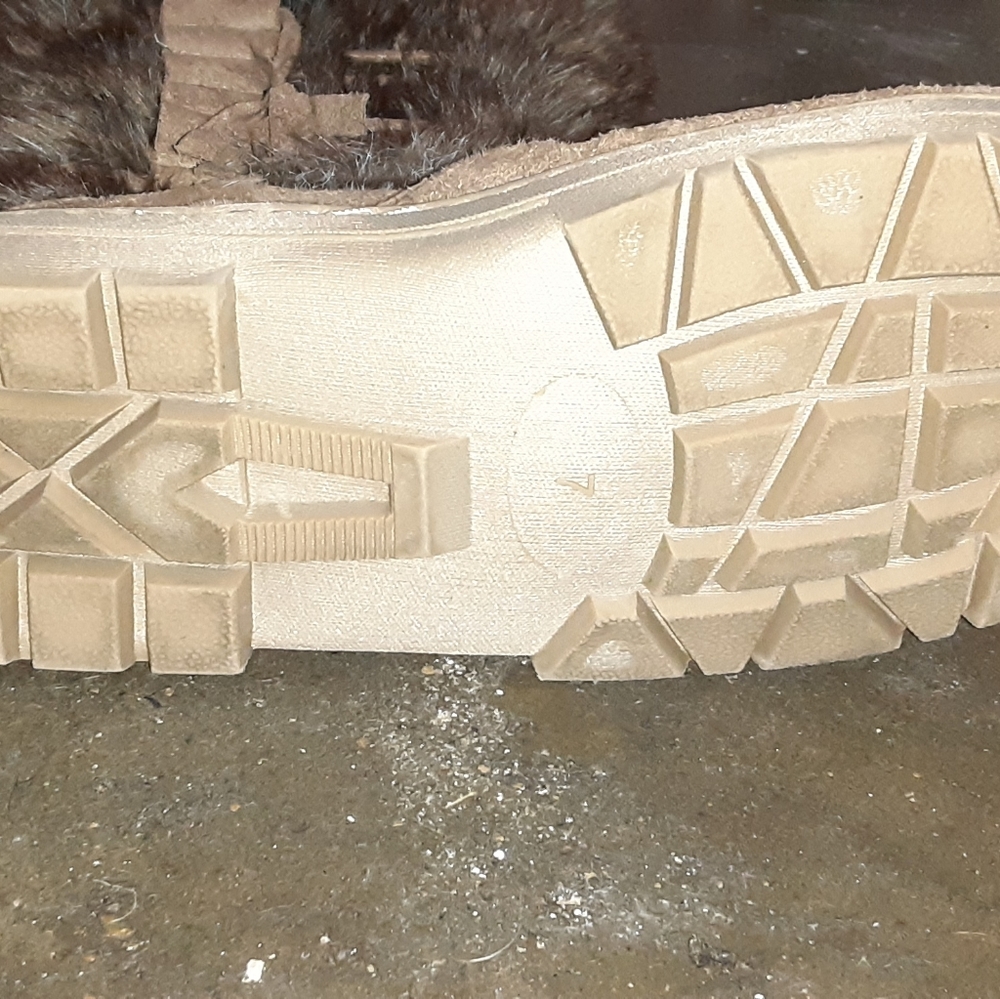 Boots size 7 - Picture 2 of 3
